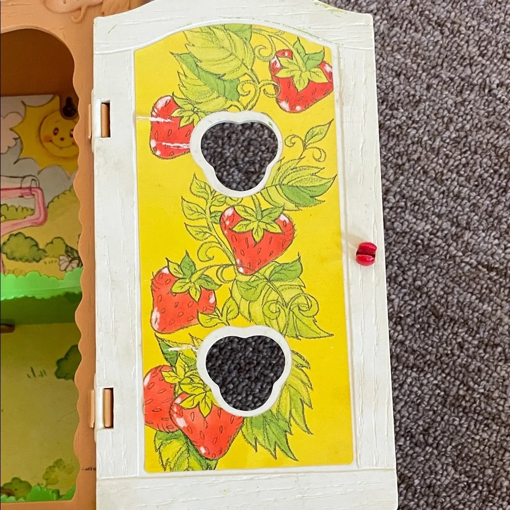 Strawberry Shortcake Cabinet & figures - Picture 8 of 14